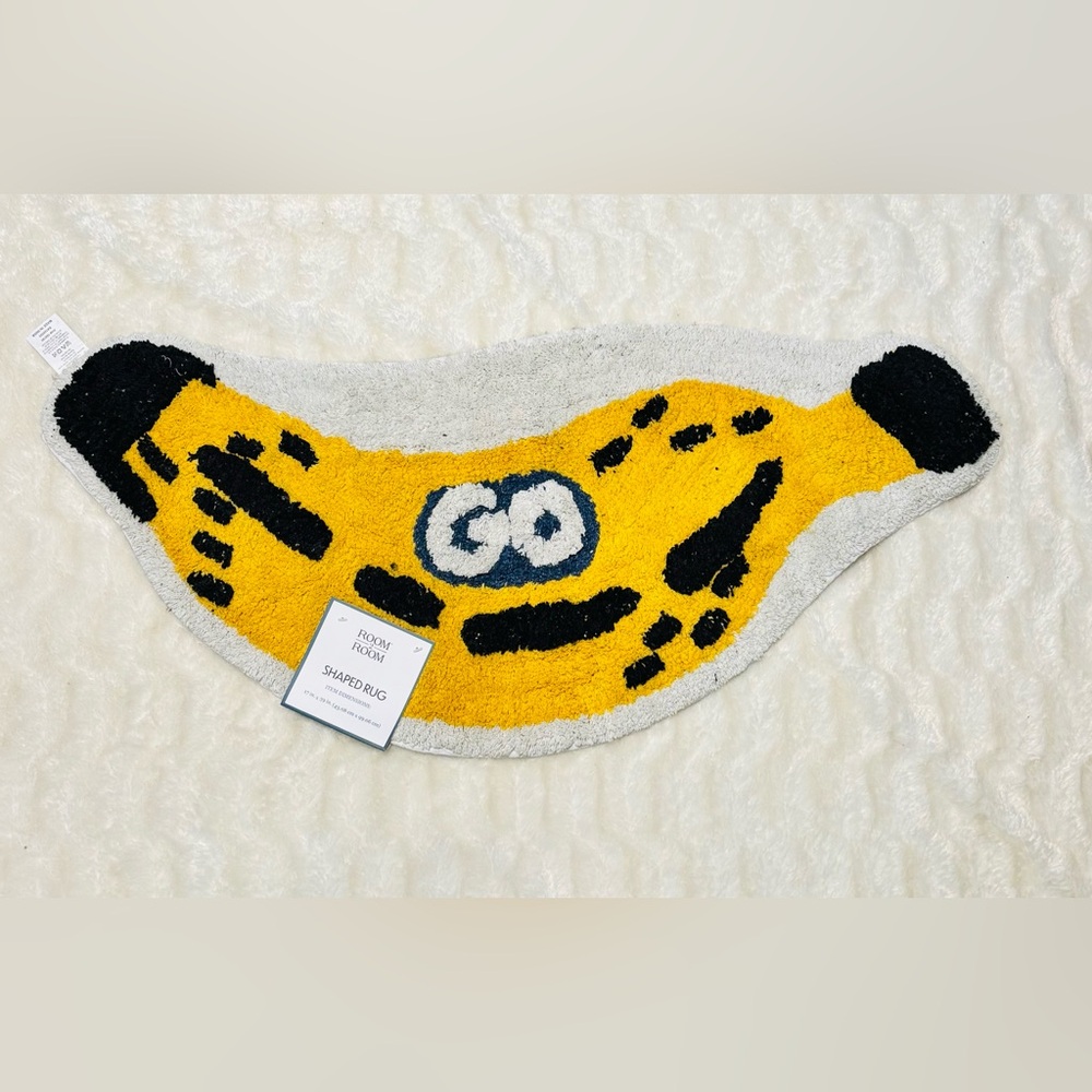 Room 2 Room Banana Shaped Rug new with tags!
